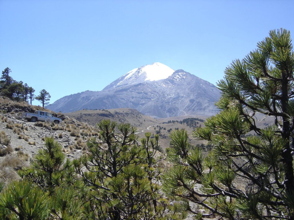 El Pico de Orizaba inicia su mejor época para hacer montañismo